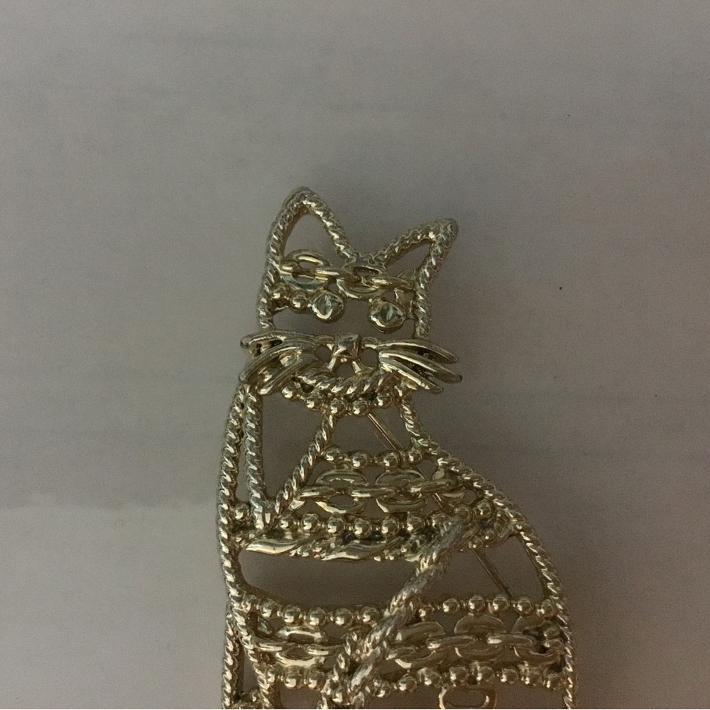 JC Joseph Cleary Cat Gold Tone Filigree Brooch. Pre owned. Vintage. Slight wear.